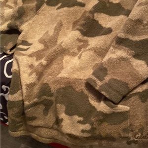 Cabela’s very warm hooded Berber top